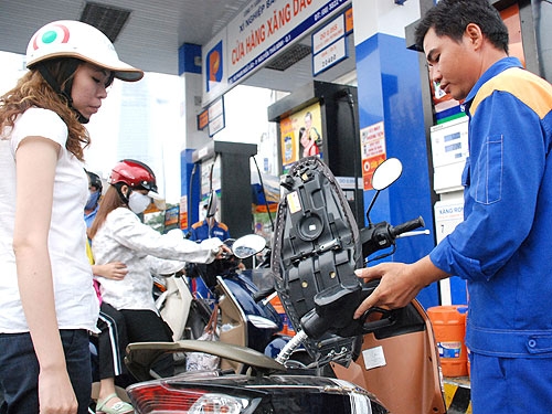Giá xăng dầu tiếp tục giảm từ 17 giờ ngày 5-7