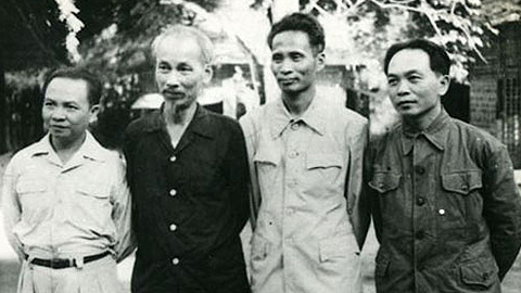 Nhớ anh Trường Chinh - Người cộng sự kiệt xuất của Bác Hồ trong sự nghiệp lãnh đạo cuộc cách mạng giải phóng dân tộc tháng 8-1945 - (Kỳ 1)