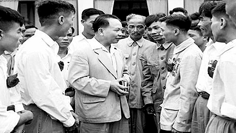 Nhớ anh Trường Chinh - Người cộng sự kiệt xuất của Bác Hồ trong sự nghiệp lãnh đạo cuộc cách mạng giải phóng dân tộc tháng 8-1945 – (Kỳ 2)