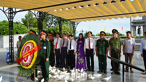 Khánh thành Đài tưởng niệm Liệt sĩ tỉnh Nam Định tại Nghĩa trang Liệt sĩ quốc gia Đường 9