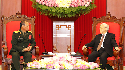 Tổng Bí thư Nguyễn Phú Trọng tiếp Đoàn đại biểu Quân đội nhân dân Lào