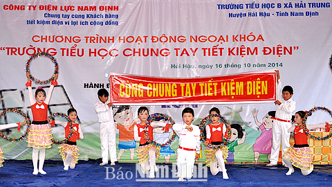 Tổ chức chương trình ngoại khoá "Trường tiểu học chung tay tiết kiệm điện" tại Thành phố Nam Định
