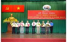 Thành ủy Nam Định tổ chức trao tặng, truy tặng Huy hiệu Đảng đợt 2-9-2017