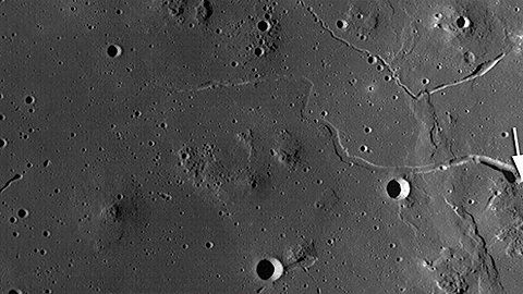 Phát hiện hang động sâu 50 km trên Mặt Trăng