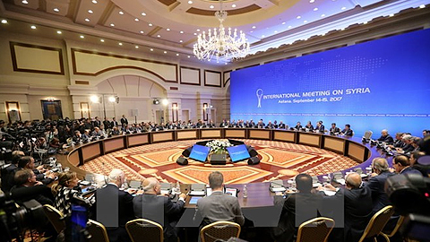 Phe đối lập Xi-ri họp bàn về vòng đàm phán mới tại Giơ-ne-vơ