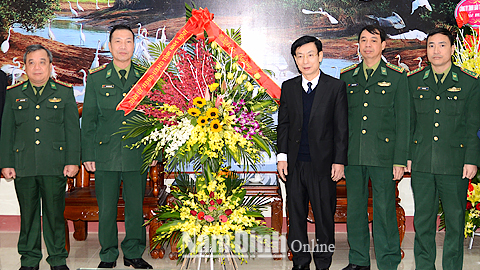 Đồng chí Chủ tịch UBND tỉnh chúc mừng Bộ CHQS tỉnh và BĐBP tỉnh nhân Ngày thành lập QĐND Việt Nam