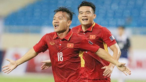 Thanh Trung và Kiều Trinh đoạt Quả bóng vàng Việt Nam 2017