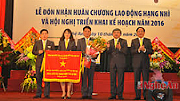 Bưu điện tỉnh Nam Định đón nhận Cờ thi đua của Chính phủ