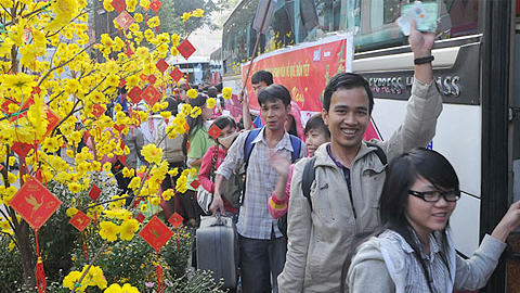 TP Hồ Chí Minh: Hỗ trợ, tặng vé xe công nhân về quê đón Tết