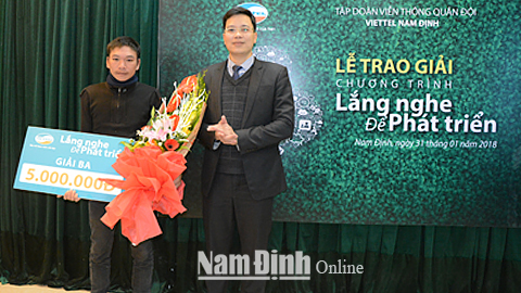 Viettel Nam Định trao giải cho khách hàng đạt giải chương trình "Lắng nghe để phát triển 2017"