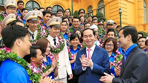 Chủ tịch nước Trần Đại Quang gặp mặt cán bộ Đoàn xuất sắc tiêu biểu toàn quốc