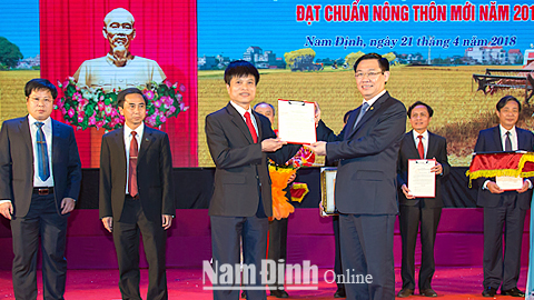 Lễ công bố các huyện Nghĩa Hưng, Trực Ninh, Xuân Trường và Giao Thủy đạt chuẩn nông thôn mới
