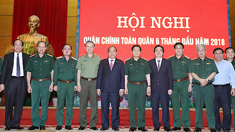 Thủ tướng Nguyễn Xuân Phúc dự, chỉ đạo Hội nghị Quân chính toàn quân