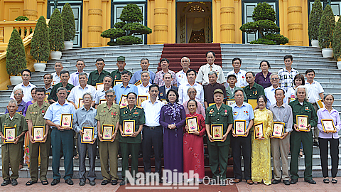Phó Chủ tịch nước Đặng Thị Ngọc Thịnh gặp mặt thân mật Đoàn đại biểu người có công tỉnh Nam Định