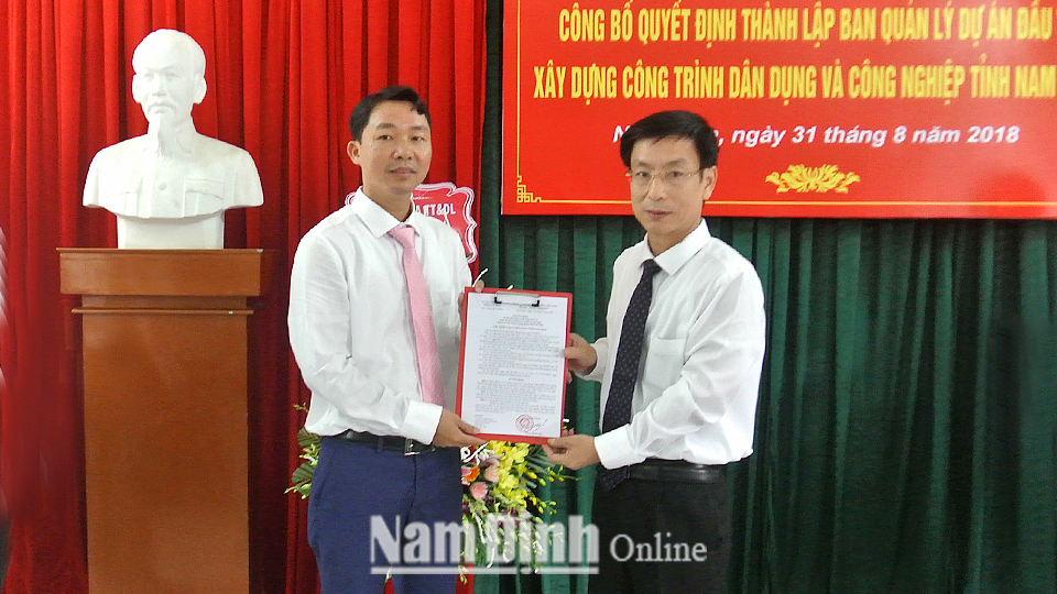 Công bố Quyết định thành lập Ban Quản lý dự án đầu tư xây dựng công trình dân dụng và công nghiệp tỉnh Nam Định