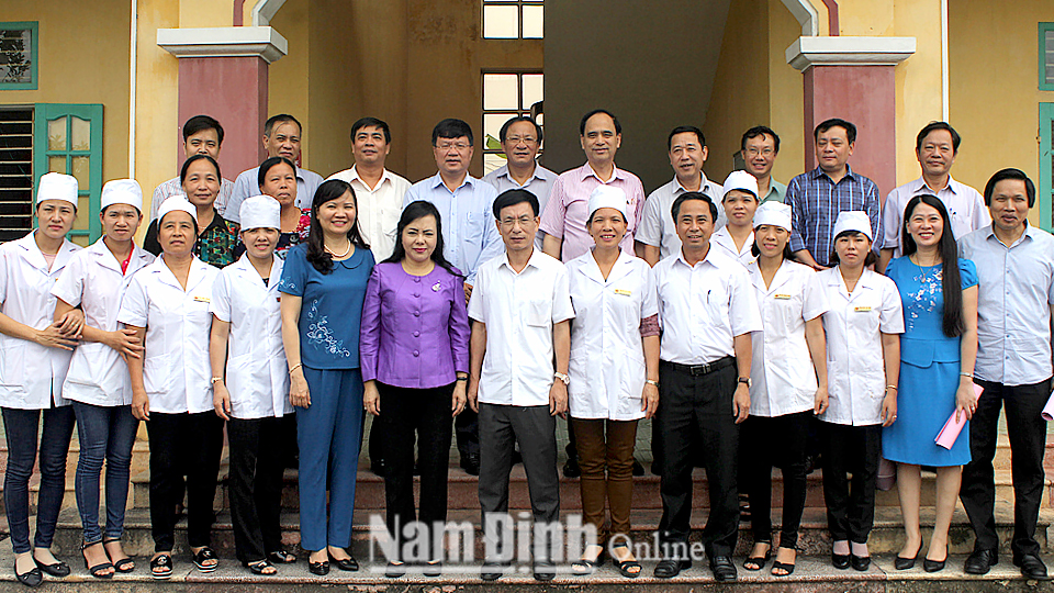 Đồng chí Nguyễn Thị Kim Tiến, Bộ trưởng Bộ Y tế về làm việc tại tỉnh ta