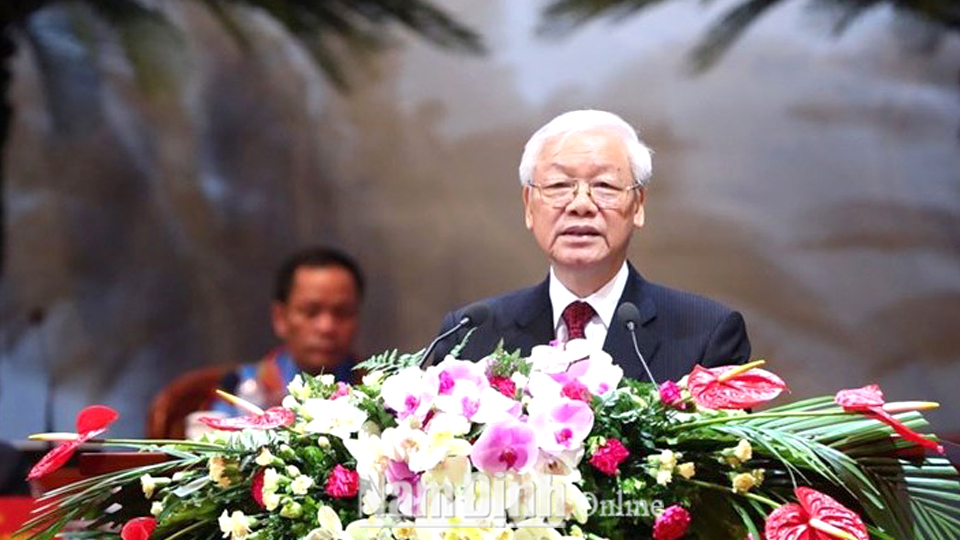 Tổng Bí thư Nguyễn Phú Trọng dự Đại hội đại biểu Công đoàn Việt Nam lần thứ XII