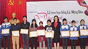 Trao học bổng Lê Mộng Đào cho 77 học sinh, sinh viên nghèo