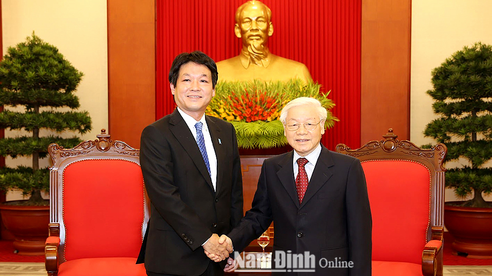Tổng Bí thư, Chủ tịch nước Nguyễn Phú Trọng tiếp Đặc phái viên của Thủ tướng Nhật Bản