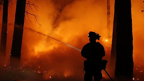 Cháy rừng tiếp tục "hoành hành" tại California