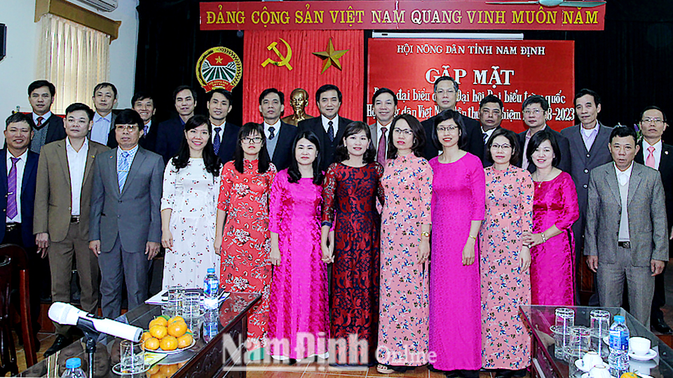 Gặp mặt đoàn đại biểu đi dự Đại hội Hội Nông dân Việt Nam lần thứ VII