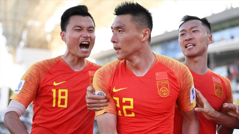 Trung Quốc ngược dòng thắng Kyrgyzstan 2-1