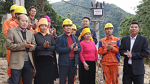 Sơn La: 6.600 hộ dân được cấp điện lưới quốc gia trước Tết