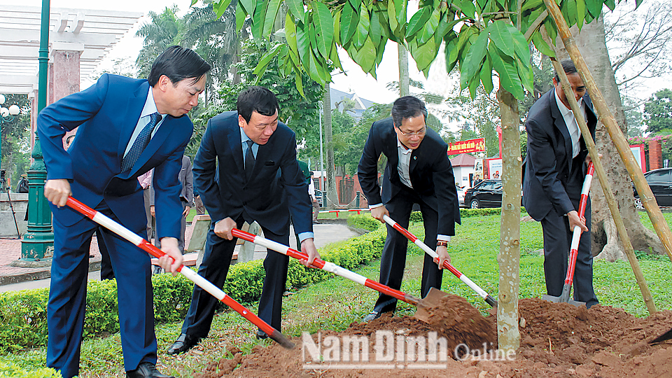 Tổng Bí thư, Chủ tịch nước Nguyễn Phú Trọng phát động Tết trồng cây Xuân Kỷ Hợi 2019