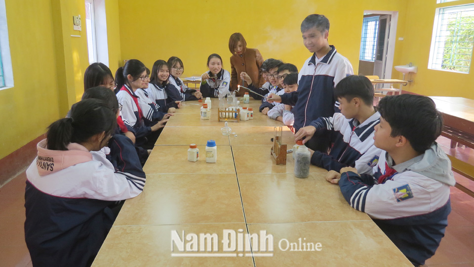 Hiệu quả từ việc áp dụng giáo dục STEM ở Trường Trung học cơ sở Nguyễn Hiền