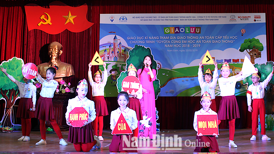 Toyota Việt Nam chung tay giáo dục kỹ năng tham gia giao thông cho học sinh tiểu học