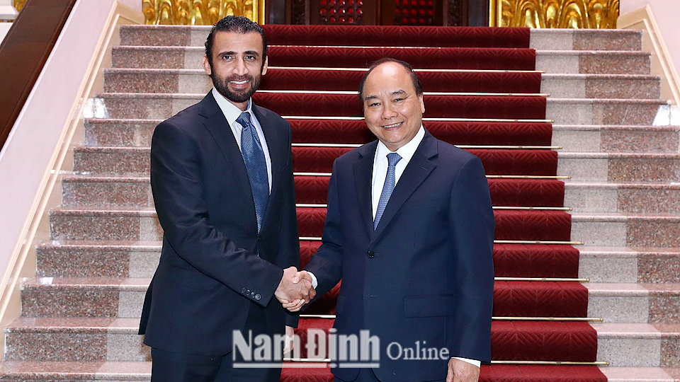 Thủ tướng Nguyễn Xuân Phúc tiếp Tổng Giám đốc Tập đoàn Đầu tư Dubai, UAE