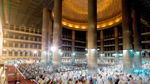 Các tín đồ Hồi giáo tại Indonesia bước vào tháng Ramadan