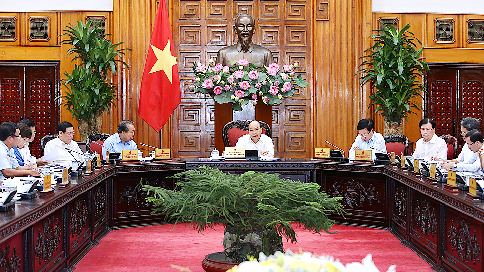 Thủ tướng Nguyễn Xuân Phúc: Bất cứ hoàn cảnh nào cũng không được để thiếu điện