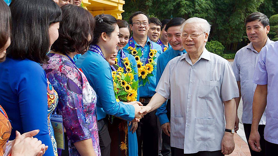 Tổng Bí thư, Chủ tịch nước Nguyễn Phú Trọng gặp mặt cán bộ công đoàn tiêu biểu, xuất sắc