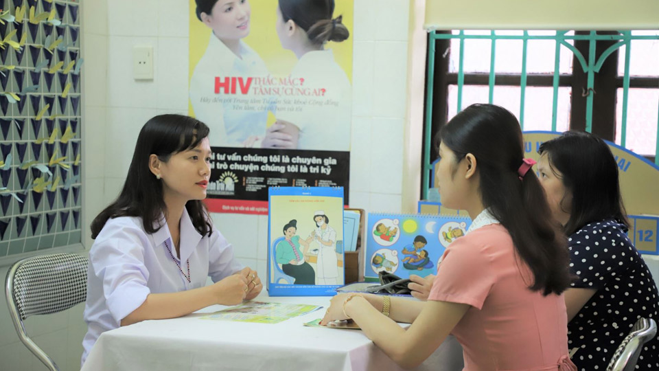 Nâng cao hiệu quả Chương trình dự phòng lây truyền HIV từ mẹ sang con