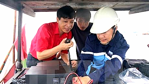 Tuyên truyền pháp luật về quản lý và sử dụng tần số vô tuyến điện cho ngư dân huyện Hải Hậu