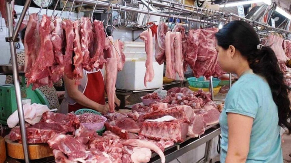 Dự báo thiếu khoảng 200 nghìn tấn thịt lợn những tháng cuối năm