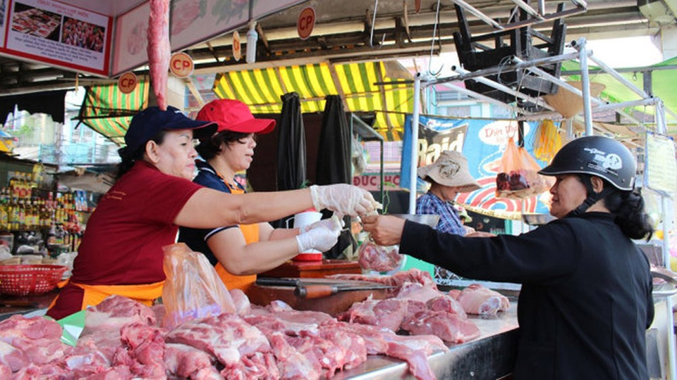 Giá thịt lợn tăng cao và nỗi lo của người tiêu dùng