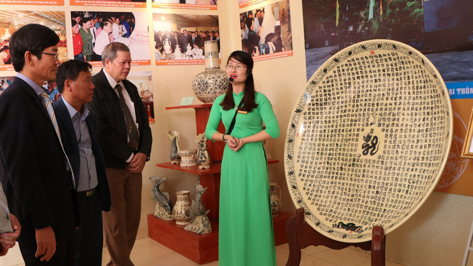 Trưng bày trên 500 tài liệu, hiện vật, hình ảnh về tinh hoa gốm Chu Đậu