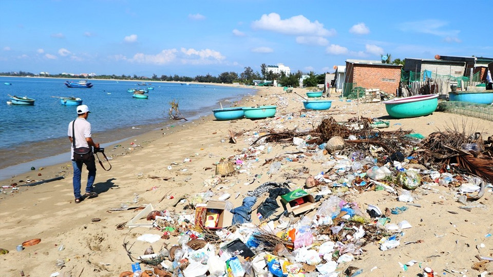 Phấn đấu đến năm 2025 giảm thiểu 50% rác thải nhựa trên biển