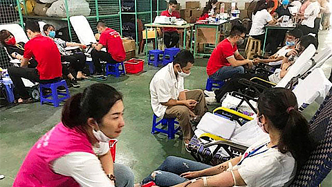 Hơn 200 công nhân lao động Khu công nghiệp Bảo Minh tham gia hiến máu