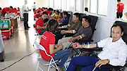 Đoàn viên công đoàn, thanh niên tham gia hiến máu nhân đạo