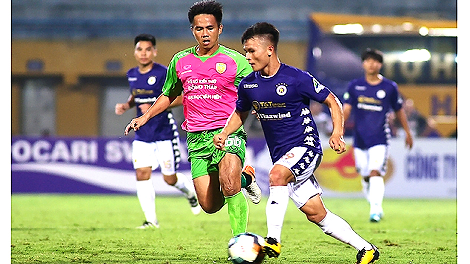 Hồng Lĩnh Hà Tĩnh hạ Quảng Nam, Hà Nội FC thể hiện sức mạnh
