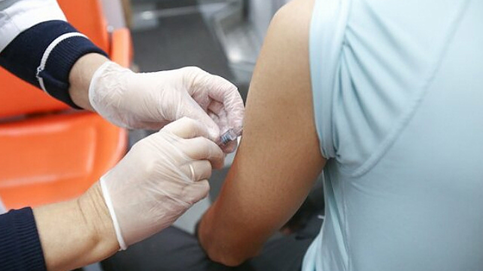 Nga sẽ đăng ký hai loại vaccine ngừa COVID-19 vào tháng tám