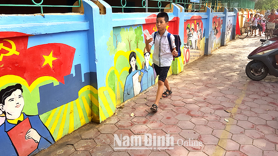 "Con đường bích họa" ở Nam Vân