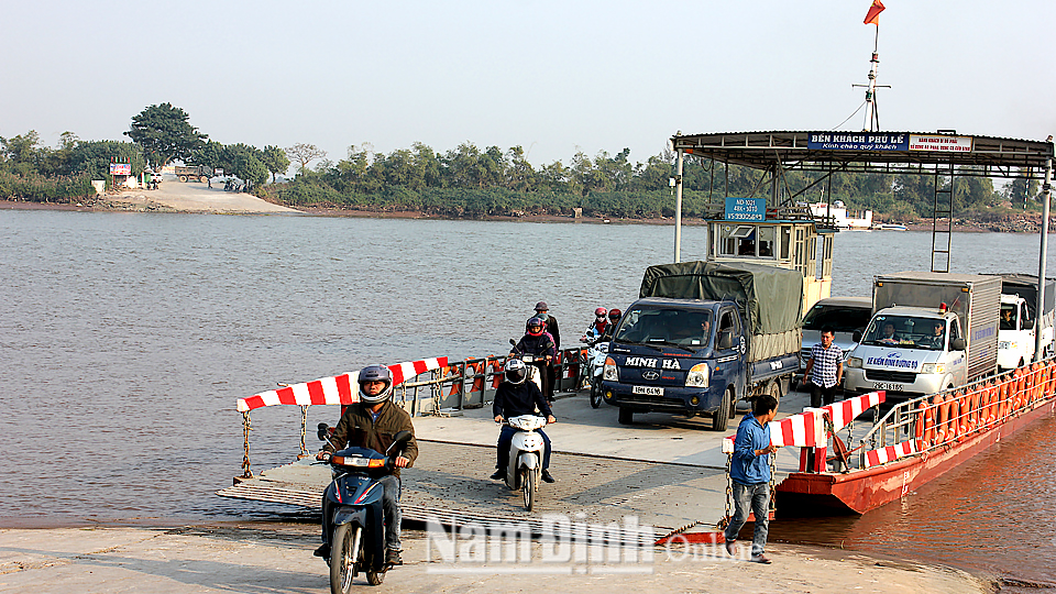 Thành phố Nam Định tăng cường đảm bảo trật tự an toàn giao thông đường thủy nội địa
