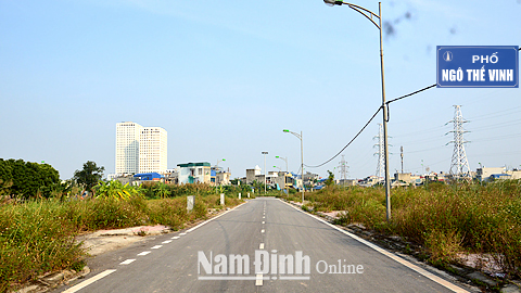 Cắm mốc ranh giới quy hoạch dự án xây dựng khu tái định cư phường Lộc Vượng
