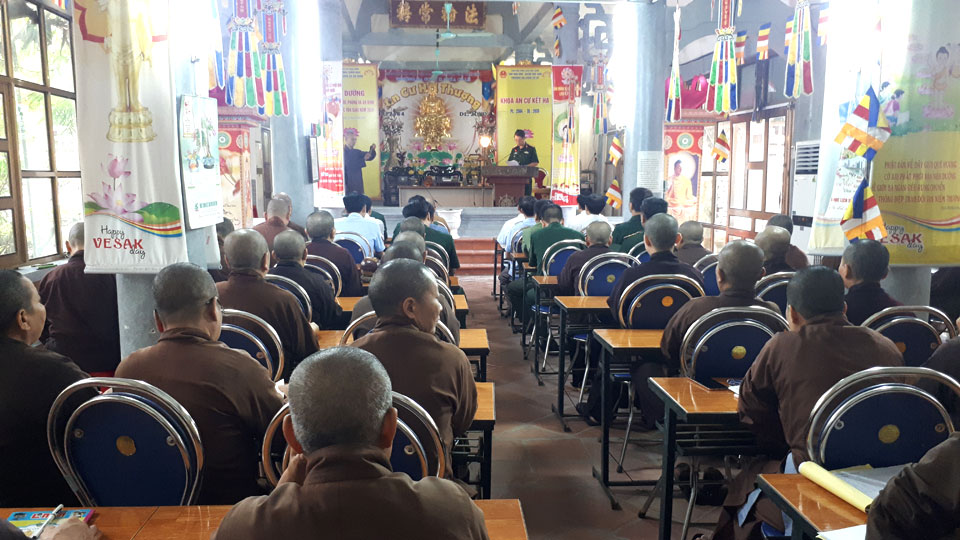 Các huyện Trực Ninh, Xuân Trường tổ chức bồi dưỡng kiến thức quốc phòng, an ninh cho hơn 150 chức sắc Phật giáo