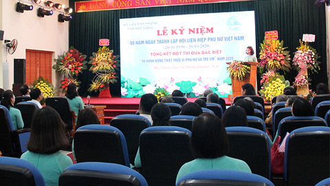 Ban Nữ công Công đoàn Viên chức tỉnh tổ chức kỷ niệm 90 năm Ngày thành lập Hội Liên hiệp Phụ nữ Việt Nam 20-10