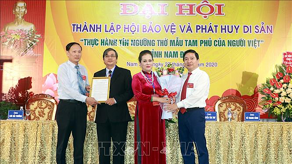 Đại hội thành lập Hội Bảo vệ và Phát huy di sản &quot;Thực hành tín ngưỡng thờ Mẫu Tam phủ của người Việt&quot; tỉnh Nam Định